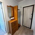 Tallinn's Prime Spot: Pae 49 - Near Airport, Concerts & Shops Apartman *