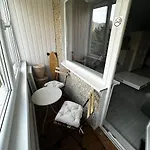 Tallinn's Prime Spot: Pae 49 - Near Airport, Concerts & Shops Apartman Tallinn