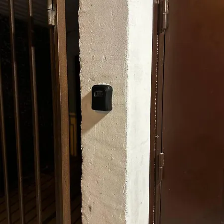 Apartament Tallinn's Prime Spot: Pae 49 - Near Airport, Concerts & Shops Tallin