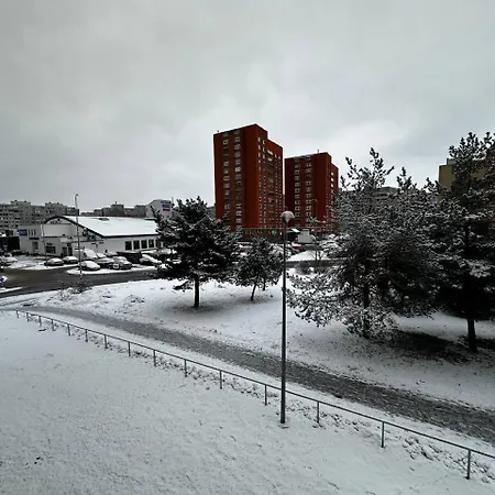 Tallinn's Prime Spot: Pae 49 - Near Airport, Concerts & Shops Apartament Tallin