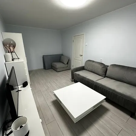Tallinn's Prime Spot: Pae 49 - Near Airport, Concerts & Shops Apartment