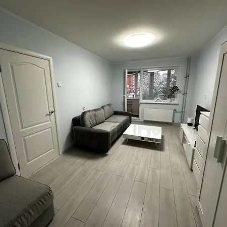 Tallinn's Prime Spot: Pae 49 - Near Airport, Concerts & Shops Apartament