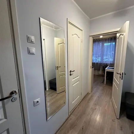 Apartment Tallinn's Prime Spot: Pae 49 - Near Airport, Concerts & Shops Tallinn
