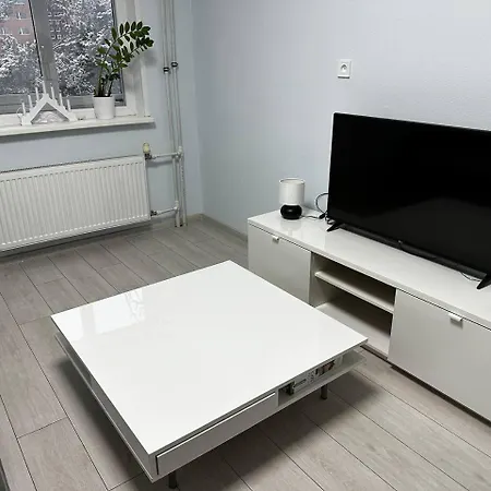 Tallinn's Prime Spot: Pae 49 - Near Airport, Concerts & Shops Apartament Tallin