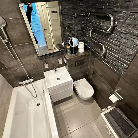 Tallinn's Prime Spot: Pae 49 - Near Airport, Concerts & Shops