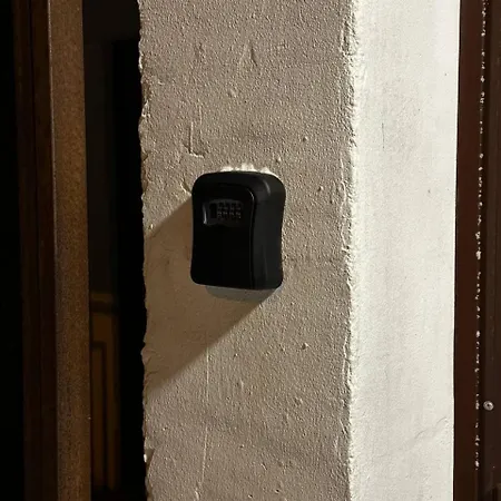 Apartamento Tallinn's Prime Spot: Pae 49 - Near Airport, Concerts & Shops