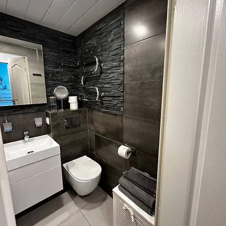 Tallinn's Prime Spot: Pae 49 - Near Airport, Concerts & Shops